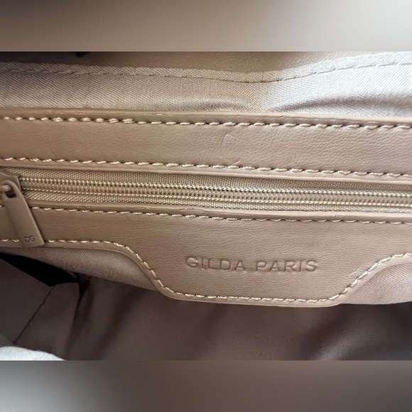 NWT Gilda Paris Tan Soft Quilted Twist lock Chain Handbag/Crossbody - Picture 9 of 12